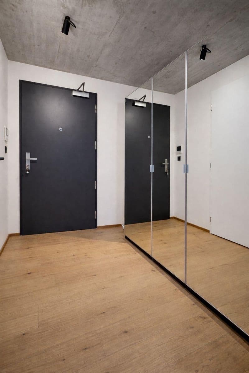 2 bedroom with open-plan kitchen flat for sale, 71 m², Kolbenova, Prague, Prague 2 bedroom with open-plan kitchen flat for sale, 71 m², Kolbenova, Prague, Prague