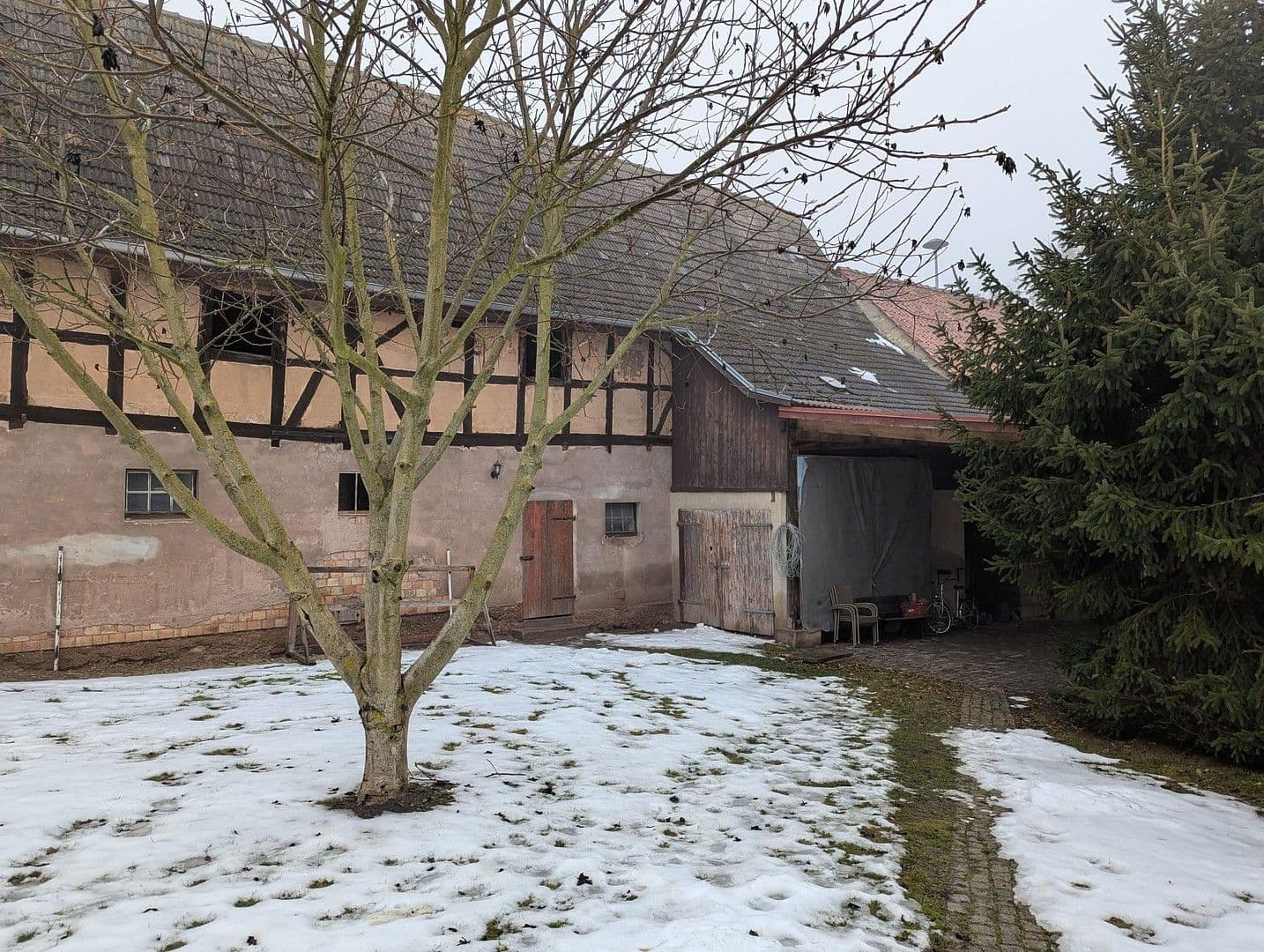 house for sale, 350 m², Lindenplatz 5, Sondershausen, Thuringia house for sale, 350 m², Lindenplatz 5, Sondershausen, Thuringia