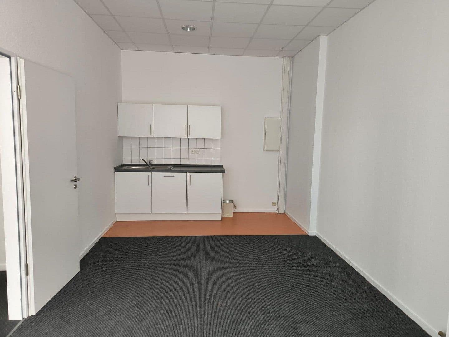 office to rent, 101 m², Kölner Platz - Ecke Klevstr., Troisdorf, North Rhine-Westphalia office to rent, 101 m², Kölner Platz - Ecke Klevstr., Troisdorf, North Rhine-Westphalia