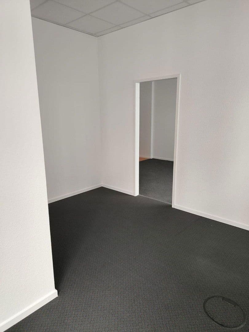 office to rent, 101 m², Kölner Platz - Ecke Klevstr., Troisdorf, North Rhine-Westphalia office to rent, 101 m², Kölner Platz - Ecke Klevstr., Troisdorf, North Rhine-Westphalia