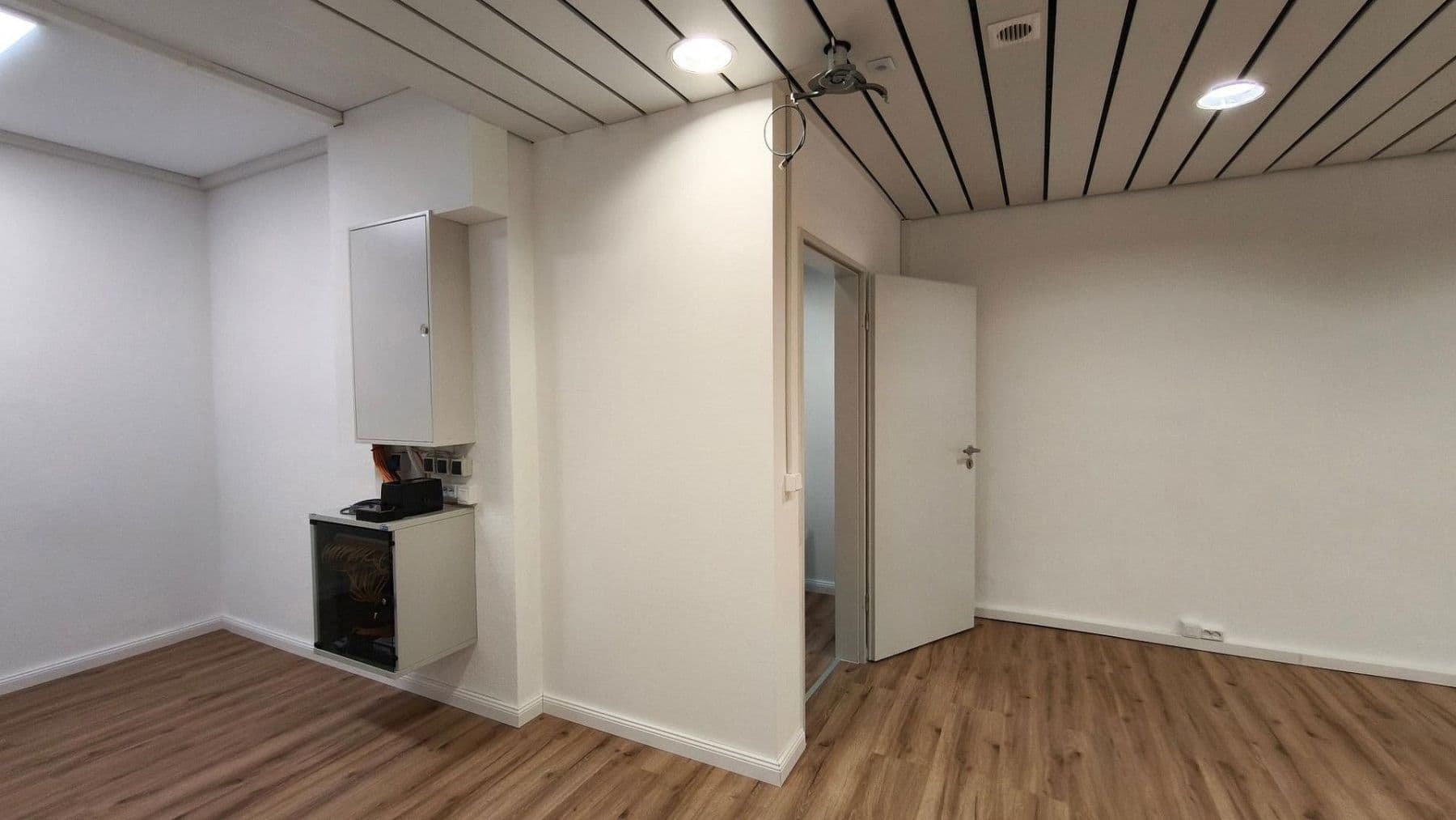 office to rent, 130 m², Pfingstbrunnenstraße 1b, Schwalbach am Taunus, Hesse office to rent, 130 m², Pfingstbrunnenstraße 1b, Schwalbach am Taunus, Hesse