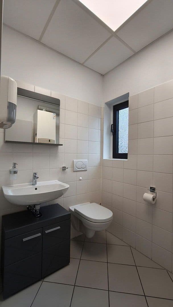 office to rent, 130 m², Pfingstbrunnenstraße 1b, Schwalbach am Taunus, Hesse office to rent, 130 m², Pfingstbrunnenstraße 1b, Schwalbach am Taunus, Hesse