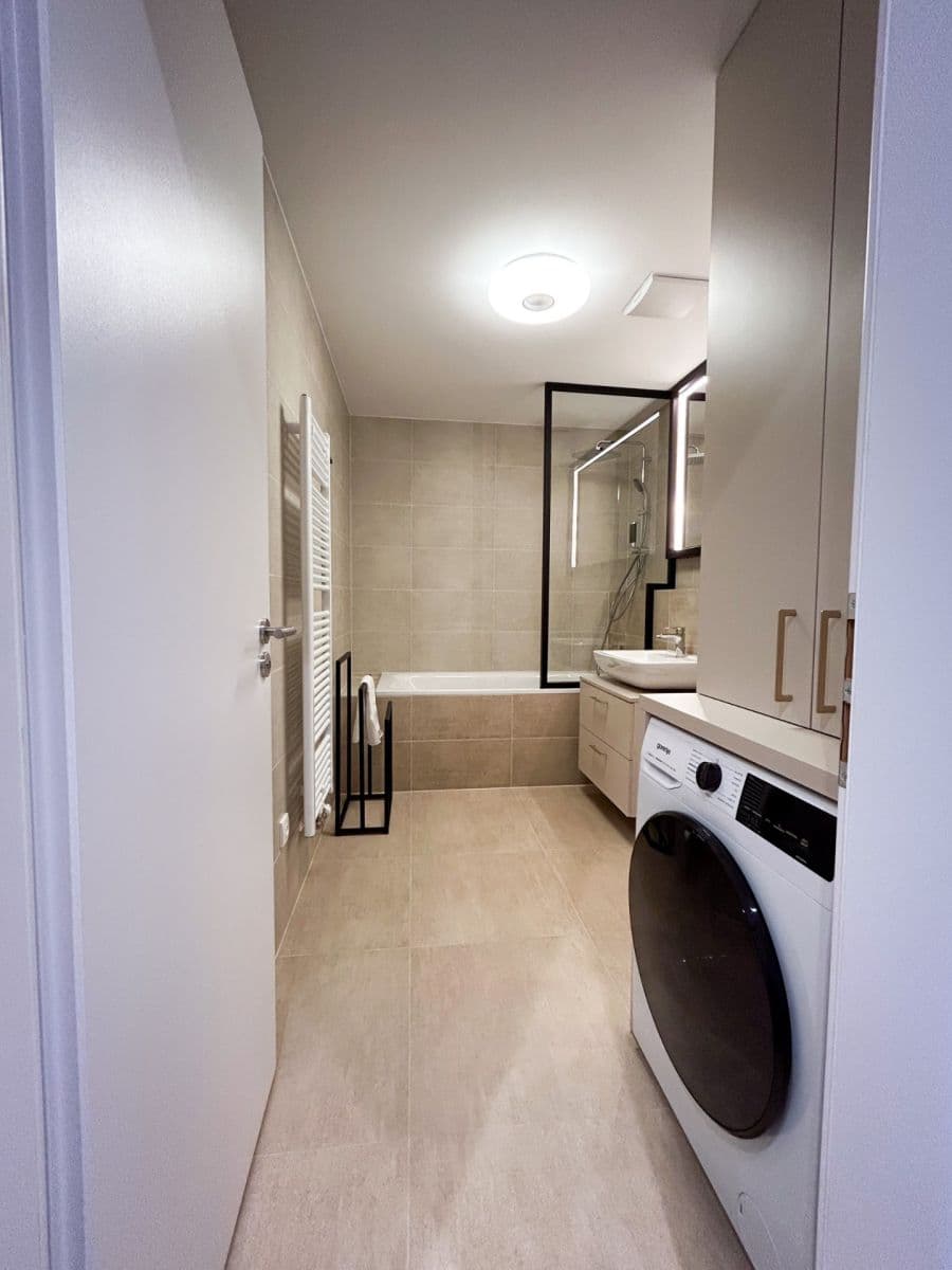 Studio flat to rent, 32 m², Olgy Havlové, Prague, Prague Studio flat to rent, 32 m², Olgy Havlové, Prague, Prague