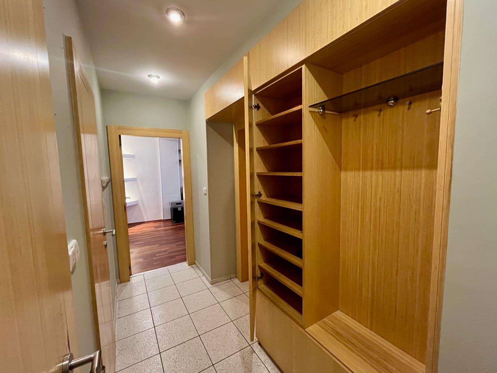 3 bedroom with open-plan kitchen flat to rent, 85 m², Střimelická, Prague, Prague 3 bedroom with open-plan kitchen flat to rent, 85 m², Střimelická, Prague, Prague