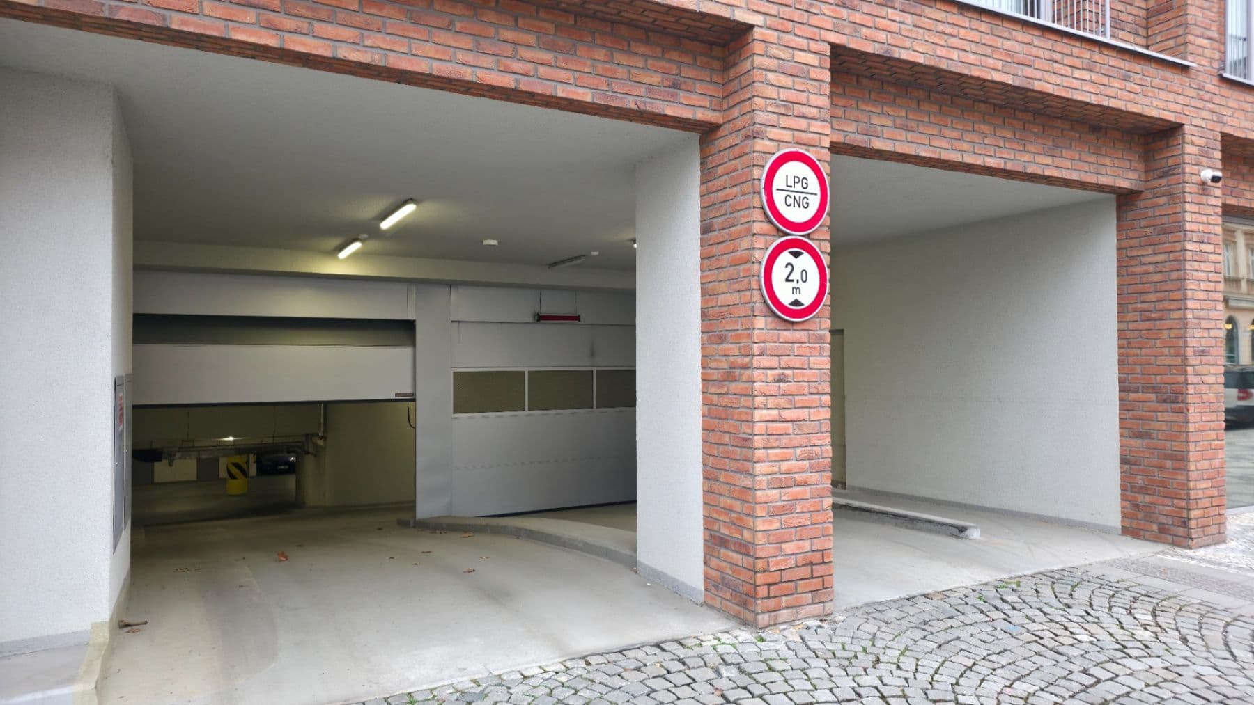 garage to rent, 14 m², Křižíkova, Prague, Prague garage to rent, 14 m², Křižíkova, Prague, Prague