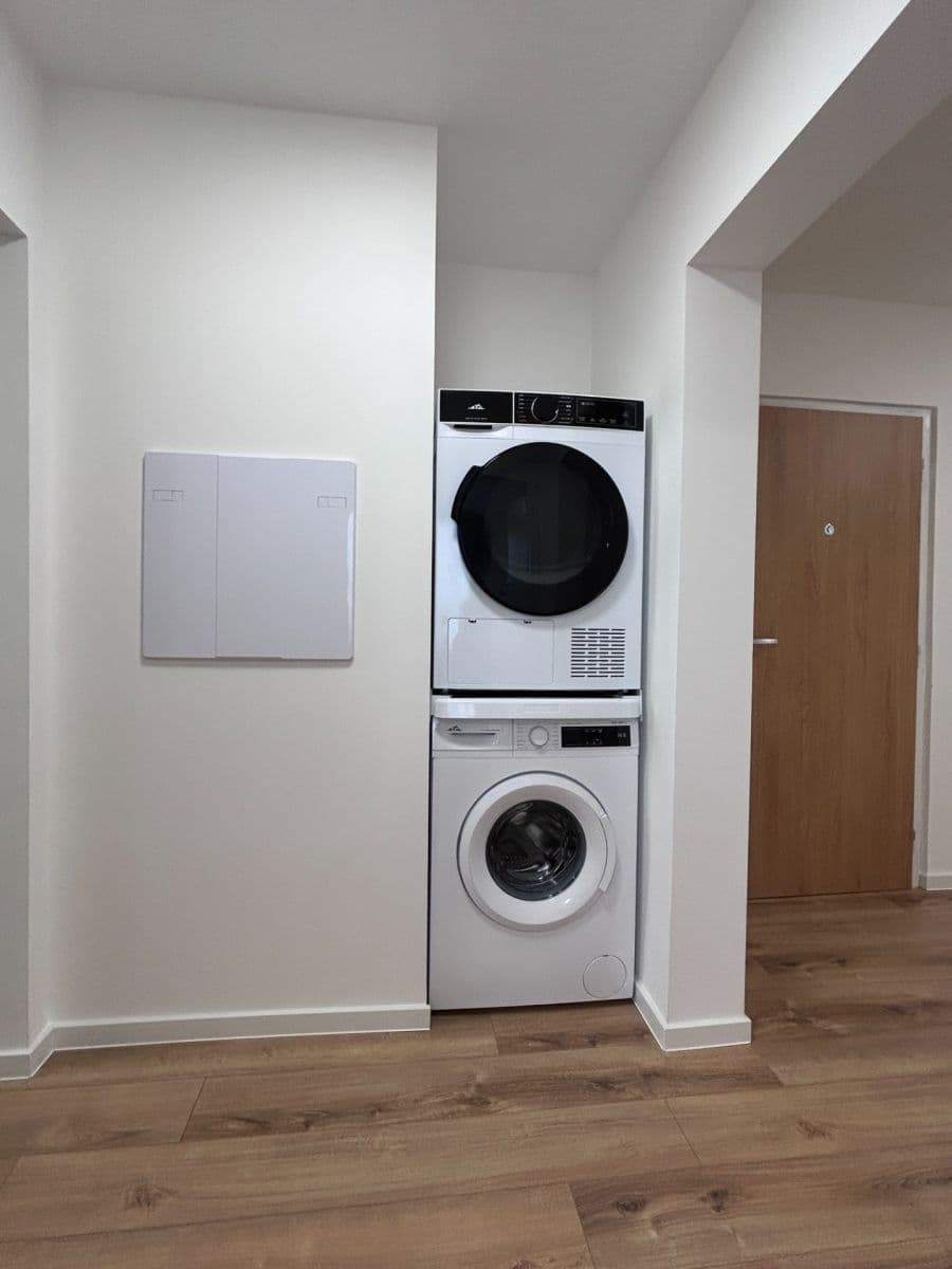 4 bedroom flat to rent, 78 m², Suchý vršek, Prague, Prague 4 bedroom flat to rent, 78 m², Suchý vršek, Prague, Prague