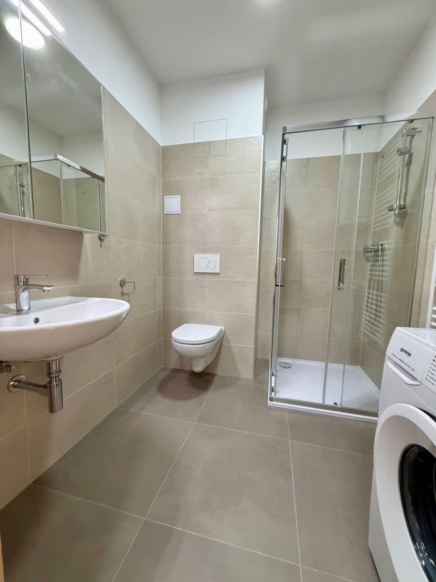 Studio flat to rent, 33 m², Mochovská, Prague, Prague Studio flat to rent, 33 m², Mochovská, Prague, Prague