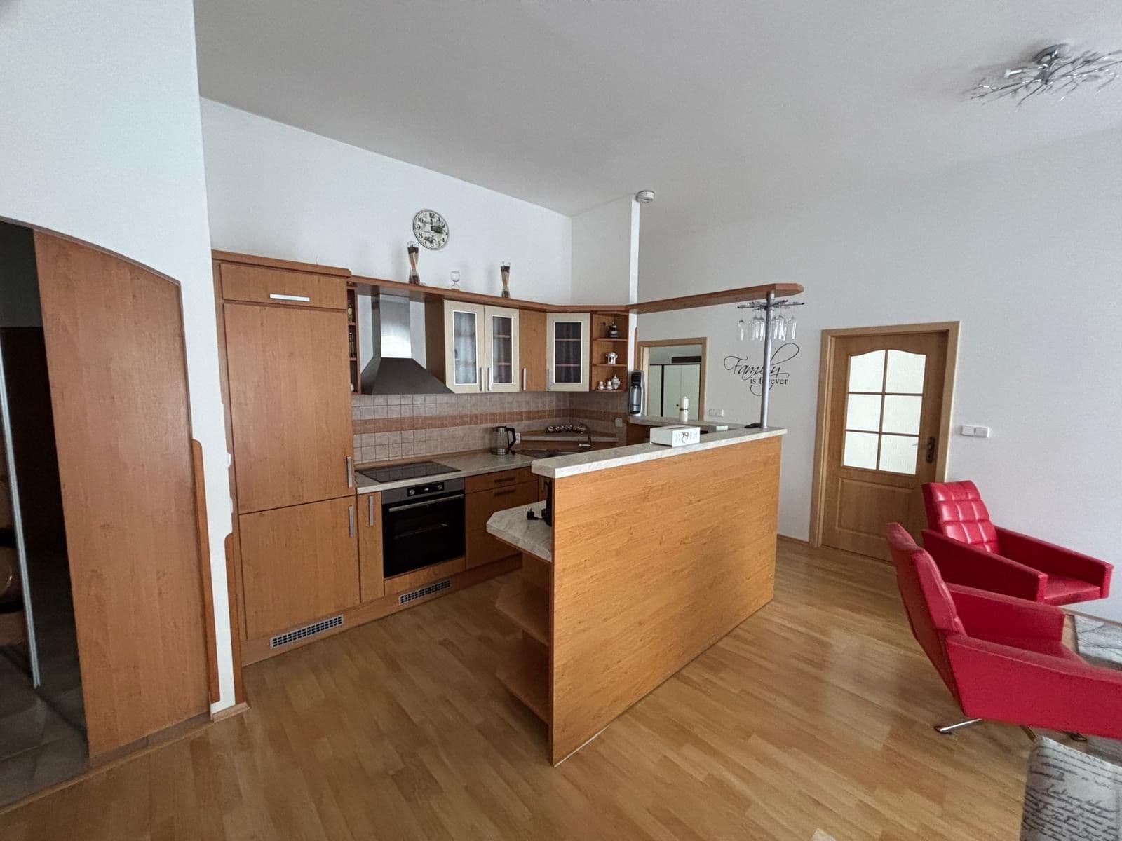 2 bedroom with open-plan kitchen flat to rent, 78 m², Jana Morávka, Jílové u Prahy, Středočeský Region 2 bedroom with open-plan kitchen flat to rent, 78 m², Jana Morávka, Jílové u Prahy, Středočeský Region