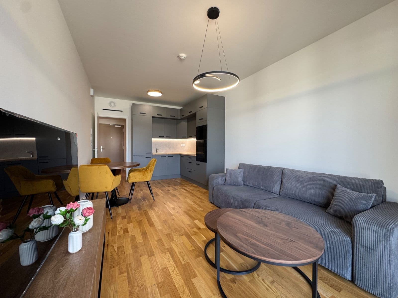 2 bedroom flat to rent, 52 m², Bottova, Bratislava - mestská časť Staré Mesto, Bratislavský Region 2 bedroom flat to rent, 52 m², Bottova, Bratislava - mestská časť Staré Mesto, Bratislavský Region