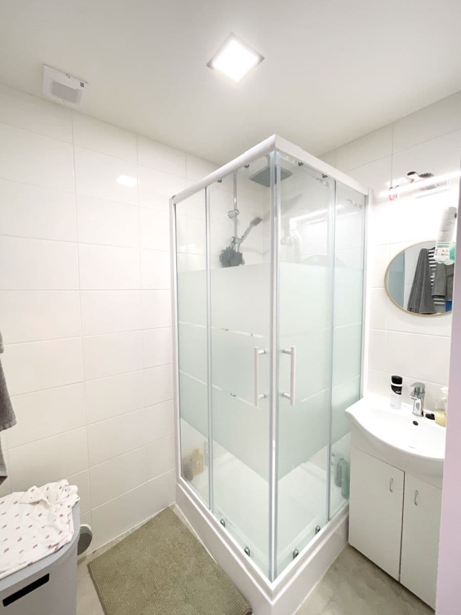 2 bedroom with open-plan kitchen flat to rent, 56 m², Světova, Prague, Prague 2 bedroom with open-plan kitchen flat to rent, 56 m², Světova, Prague, Prague