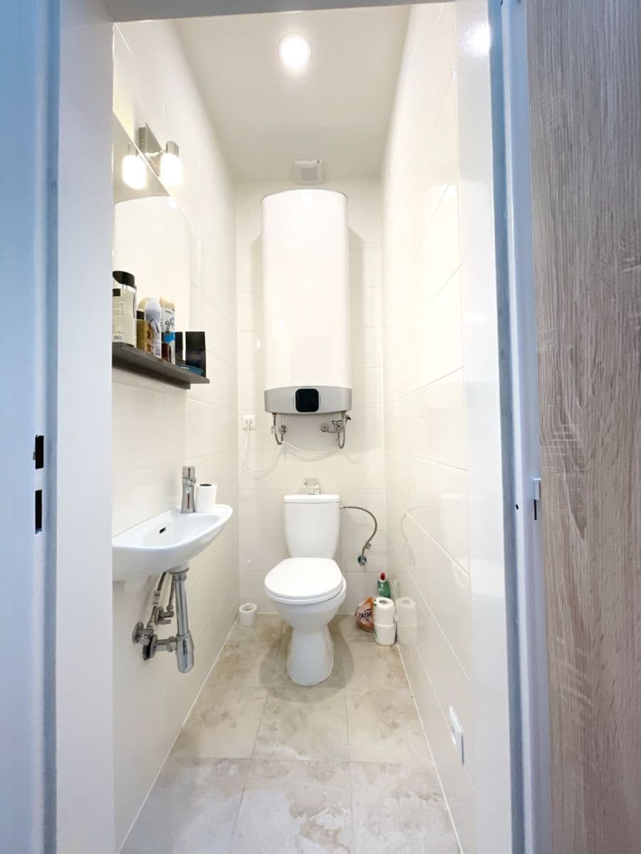 2 bedroom with open-plan kitchen flat to rent, 56 m², Světova, Prague, Prague 2 bedroom with open-plan kitchen flat to rent, 56 m², Světova, Prague, Prague