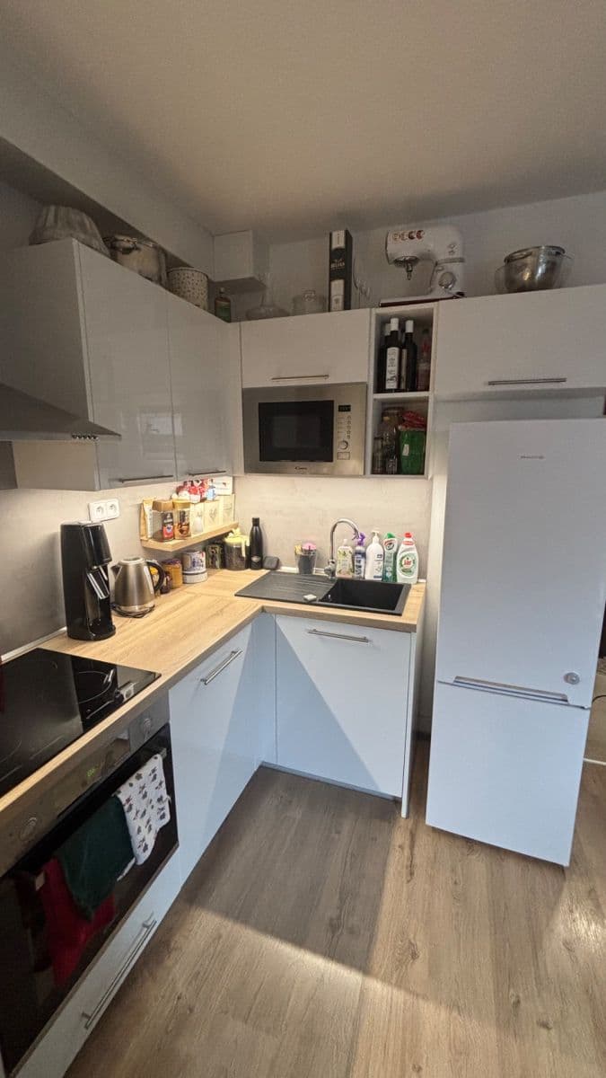 Studio flat to rent, 35 m², Uherova, Chýně, Středočeský Region Studio flat to rent, 35 m², Uherova, Chýně, Středočeský Region