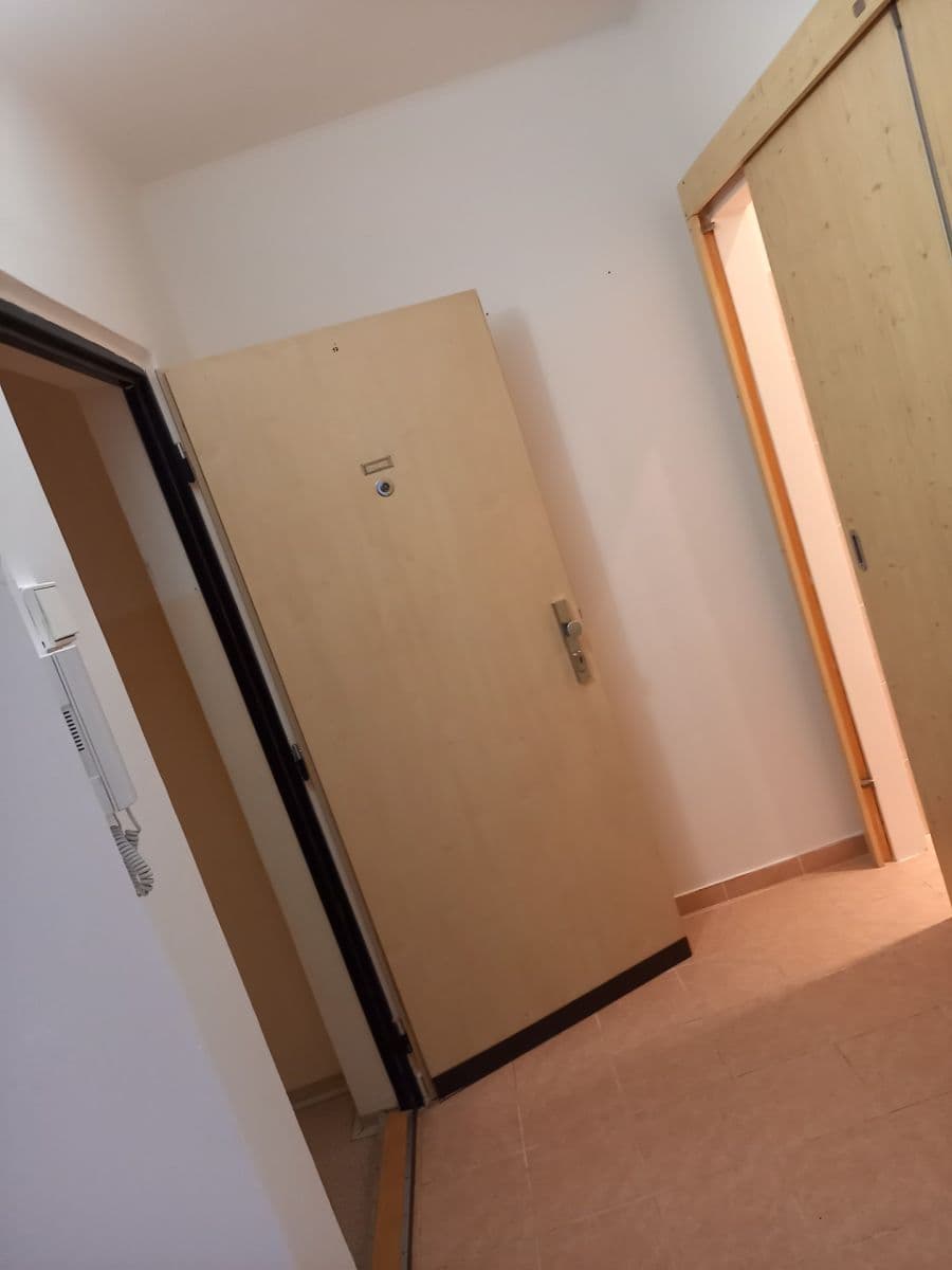 1 bedroom flat to rent, 35 m², Kojetická, Neratovice, Středočeský Region 1 bedroom flat to rent, 35 m², Kojetická, Neratovice, Středočeský Region