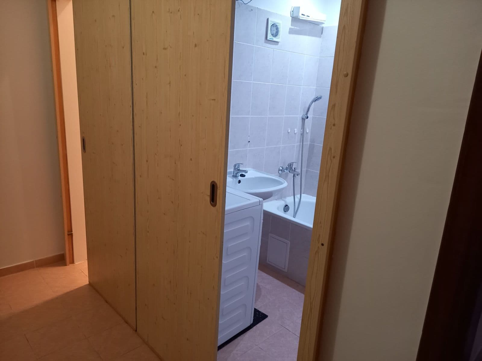 1 bedroom flat to rent, 35 m², Kojetická, Neratovice, Středočeský Region 1 bedroom flat to rent, 35 m², Kojetická, Neratovice, Středočeský Region