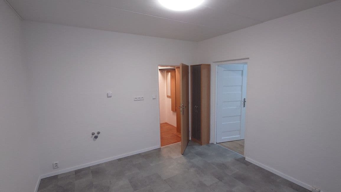 4 bedroom flat to rent, 97 m², Ruzyňská, Prague, Prague 4 bedroom flat to rent, 97 m², Ruzyňská, Prague, Prague