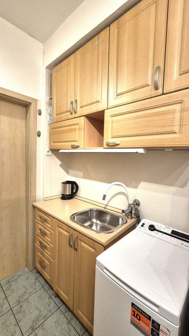 Studio flat to rent, 27 m², Renneská třída, Brno, Jihomoravský Region Studio flat to rent, 27 m², Renneská třída, Brno, Jihomoravský Region