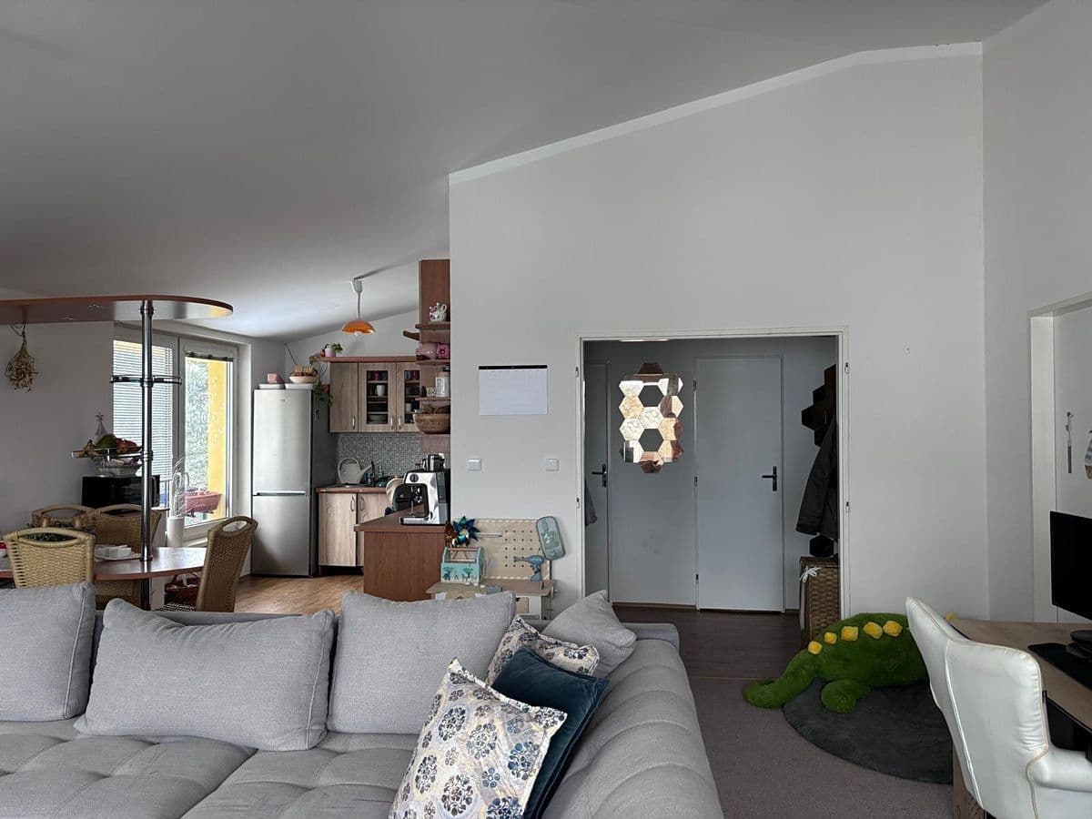 1 bedroom with open-plan kitchen flat to rent, 70 m², Prokopa Velikého, Úvaly, Středočeský Region 1 bedroom with open-plan kitchen flat to rent, 70 m², Prokopa Velikého, Úvaly, Středočeský Region