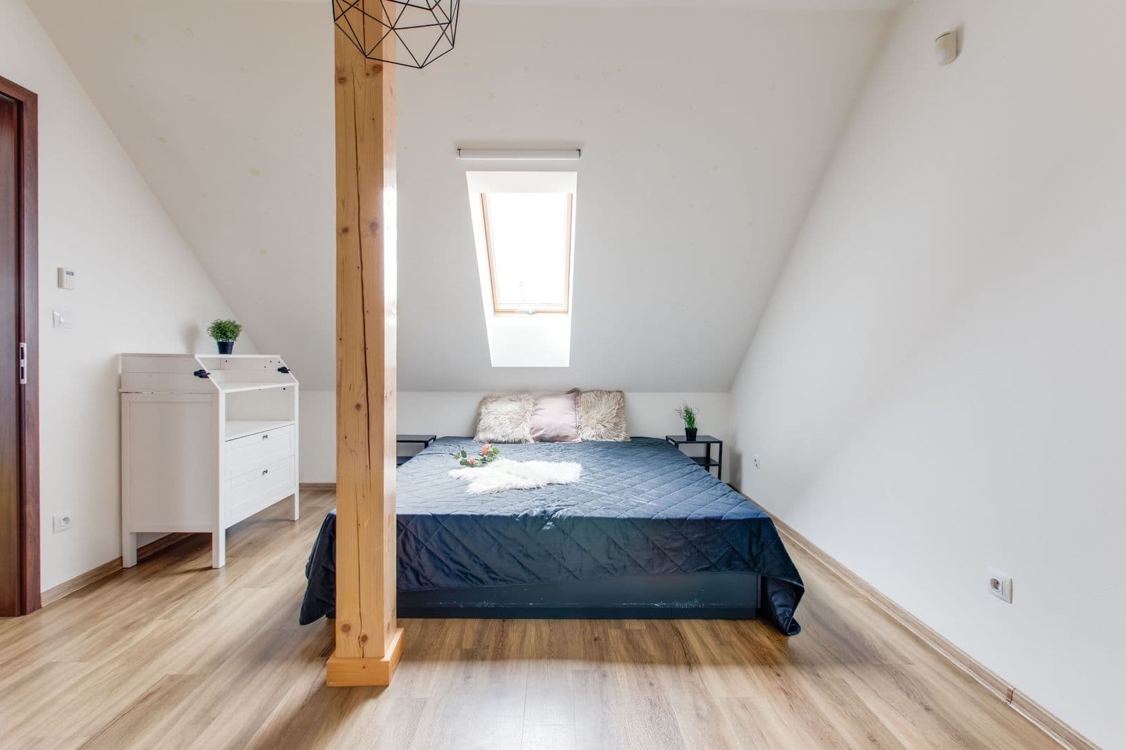 2 bedroom with open-plan kitchen flat to rent, 75 m², Oldřichova, Prague, Prague 2 bedroom with open-plan kitchen flat to rent, 75 m², Oldřichova, Prague, Prague