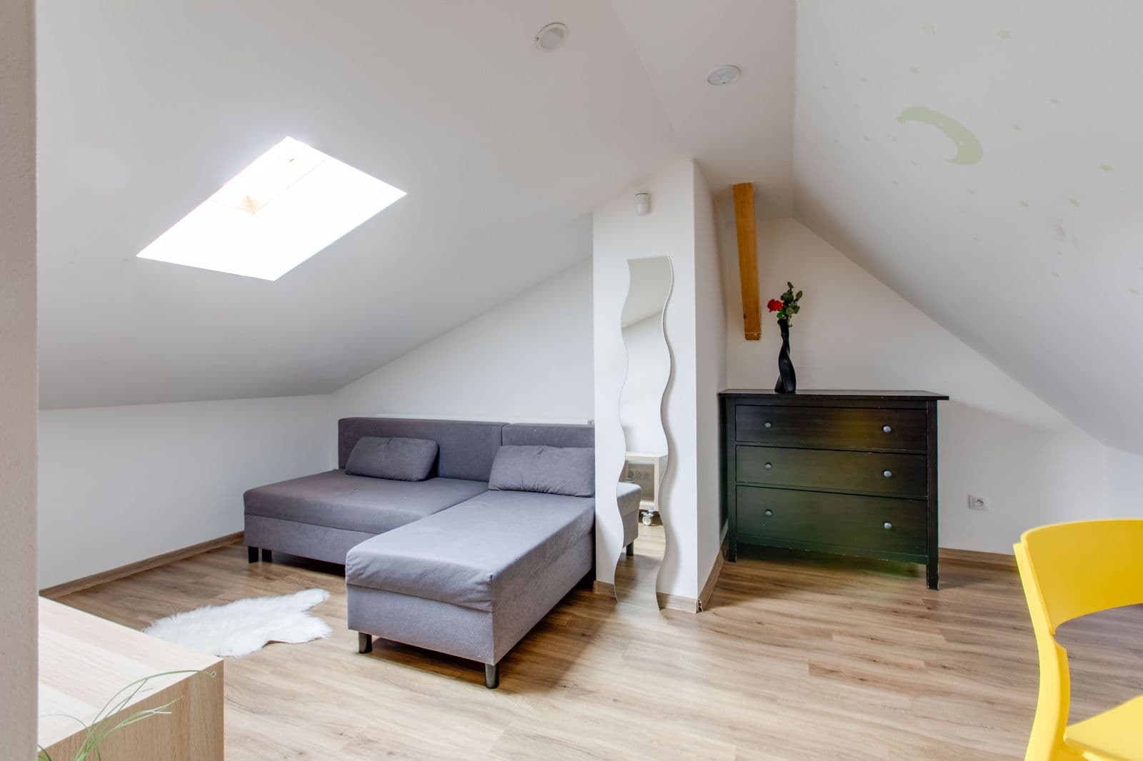 2 bedroom with open-plan kitchen flat to rent, 75 m², Oldřichova, Prague, Prague 2 bedroom with open-plan kitchen flat to rent, 75 m², Oldřichova, Prague, Prague