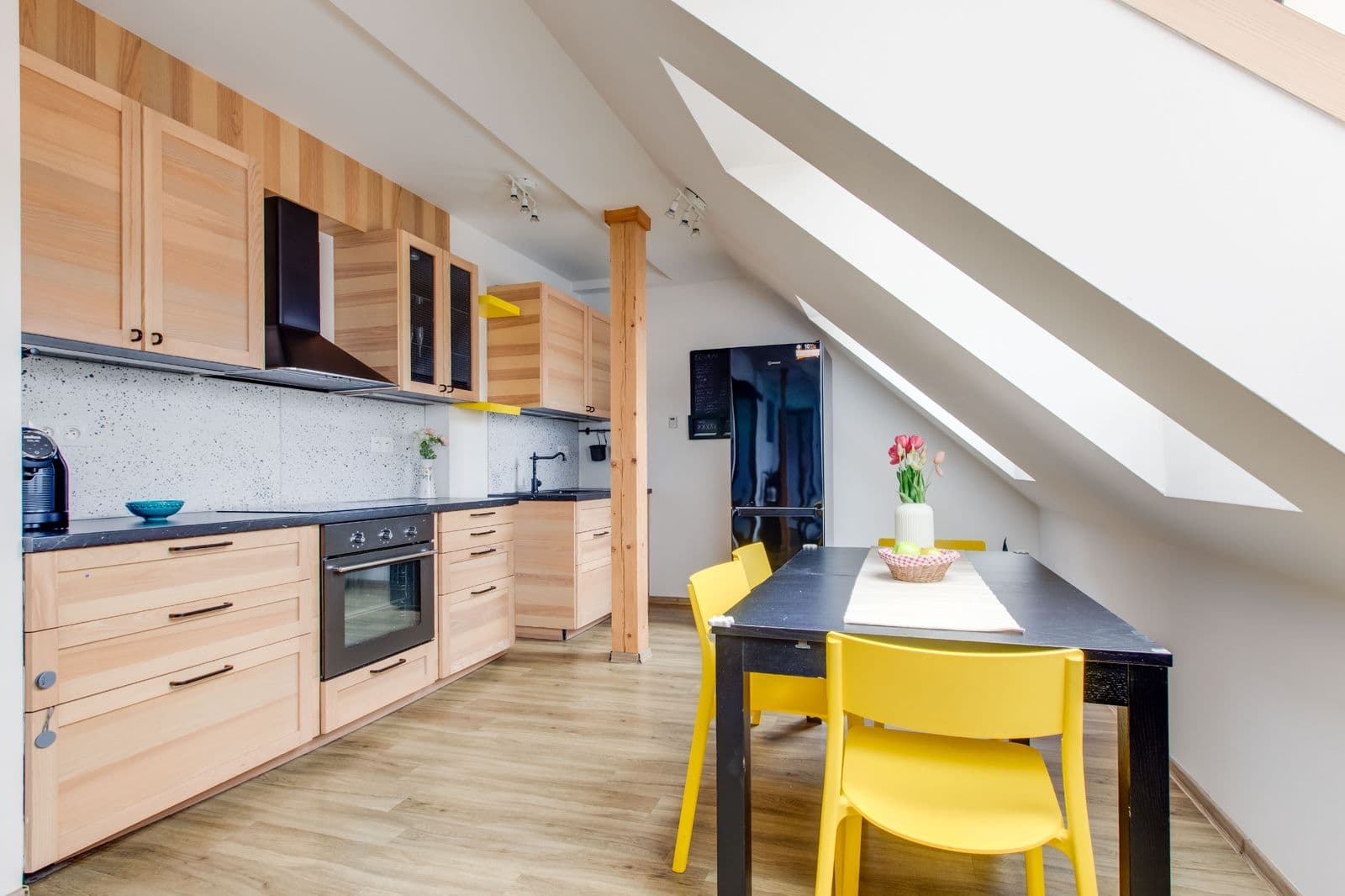 2 bedroom with open-plan kitchen flat to rent, 75 m², Oldřichova, Prague, Prague 2 bedroom with open-plan kitchen flat to rent, 75 m², Oldřichova, Prague, Prague