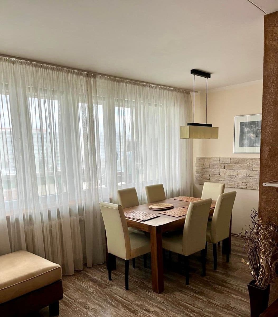 2 bedroom with open-plan kitchen flat to rent, 74 m², Láskova, Prague, Prague 2 bedroom with open-plan kitchen flat to rent, 74 m², Láskova, Prague, Prague