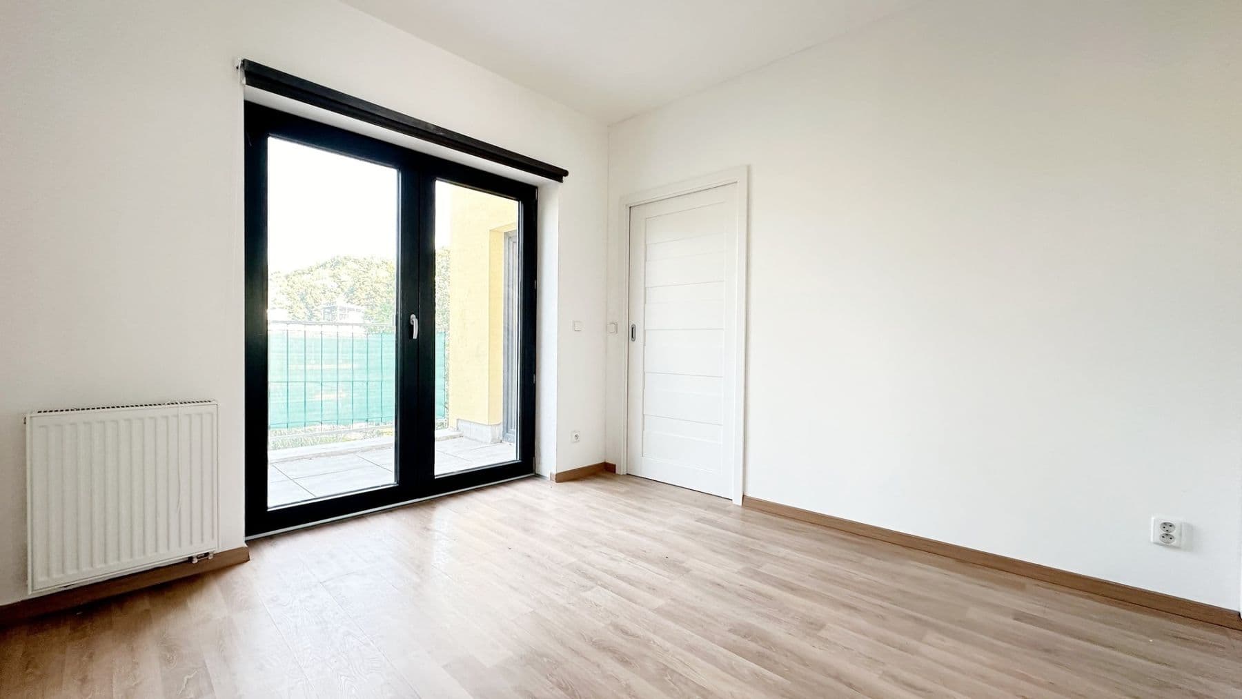 1 bedroom with open-plan kitchen flat to rent, 39 m², Českobrodská, Prague, Prague 1 bedroom with open-plan kitchen flat to rent, 39 m², Českobrodská, Prague, Prague