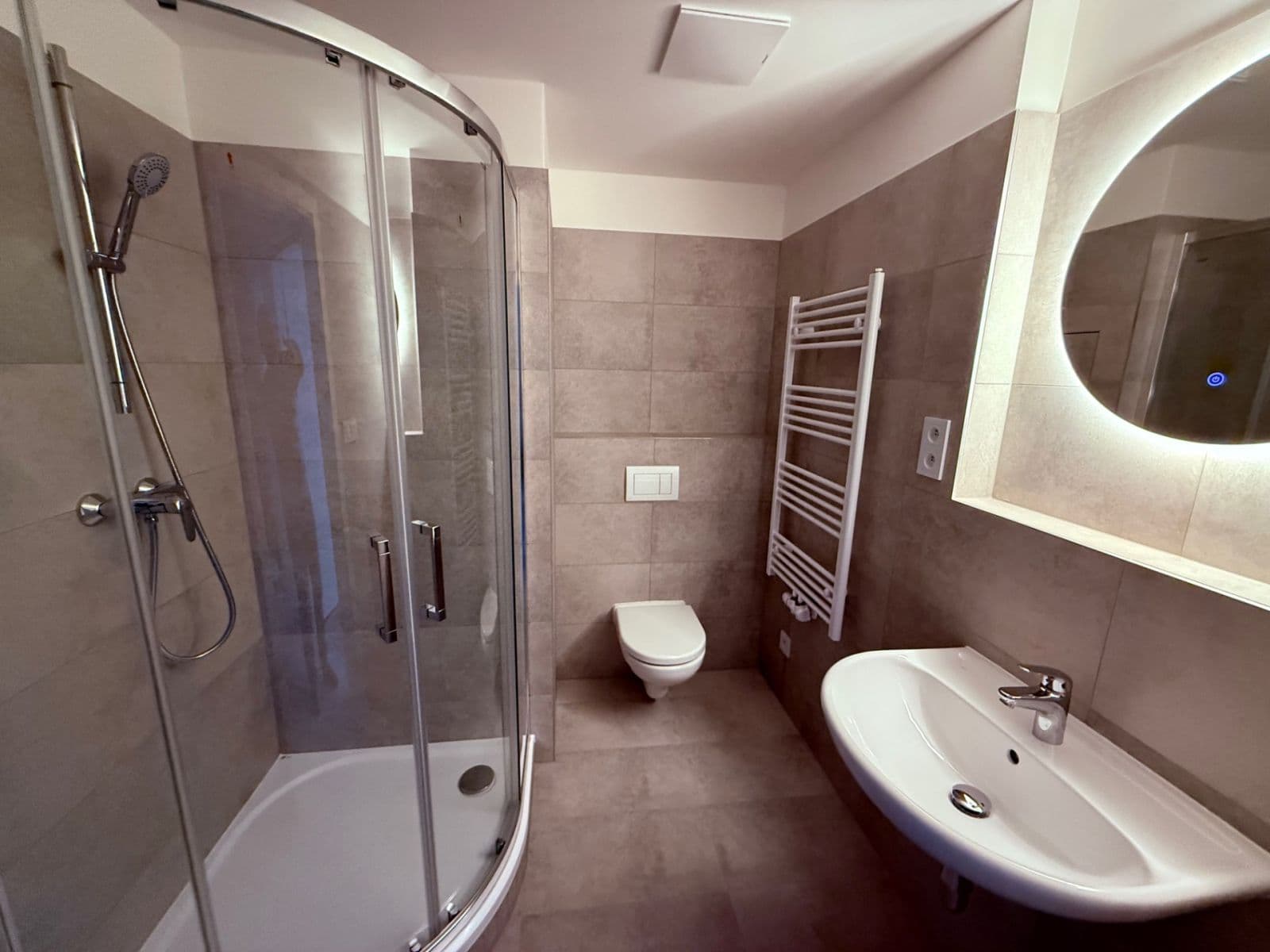 1 bedroom with open-plan kitchen flat to rent, 42 m², Fabiánové, Prague, Prague 1 bedroom with open-plan kitchen flat to rent, 42 m², Fabiánové, Prague, Prague