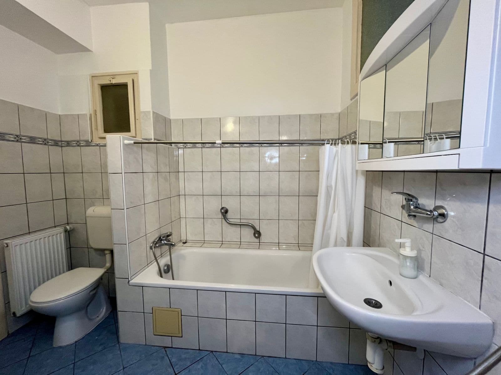 2 bedroom with open-plan kitchen flat to rent, 76 m², Sovinec, Brno, Jihomoravský Region 2 bedroom with open-plan kitchen flat to rent, 76 m², Sovinec, Brno, Jihomoravský Region