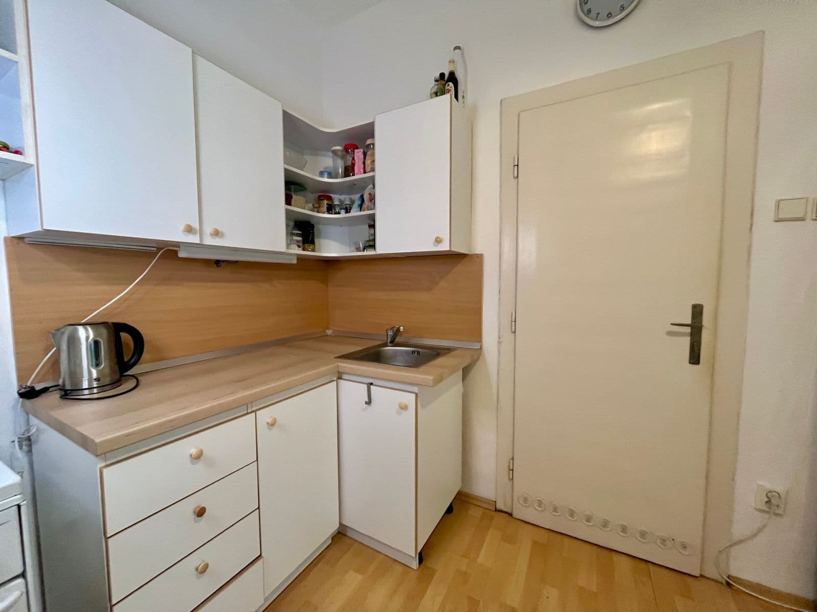 2 bedroom with open-plan kitchen flat to rent, 76 m², Sovinec, Brno, Jihomoravský Region 2 bedroom with open-plan kitchen flat to rent, 76 m², Sovinec, Brno, Jihomoravský Region