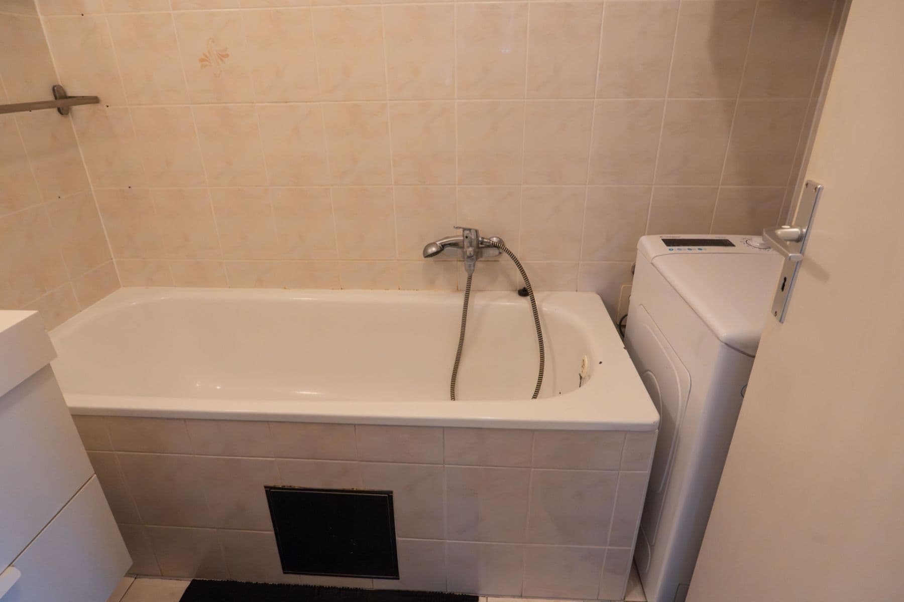 2 bedroom with open-plan kitchen flat to rent, 80 m², Kloboukova, Prague, Prague 2 bedroom with open-plan kitchen flat to rent, 80 m², Kloboukova, Prague, Prague