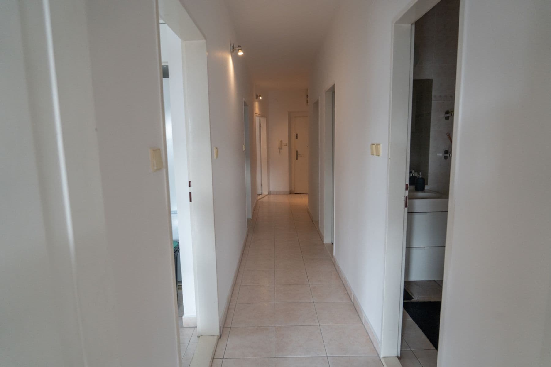 2 bedroom with open-plan kitchen flat to rent, 80 m², Kloboukova, Prague, Prague 2 bedroom with open-plan kitchen flat to rent, 80 m², Kloboukova, Prague, Prague