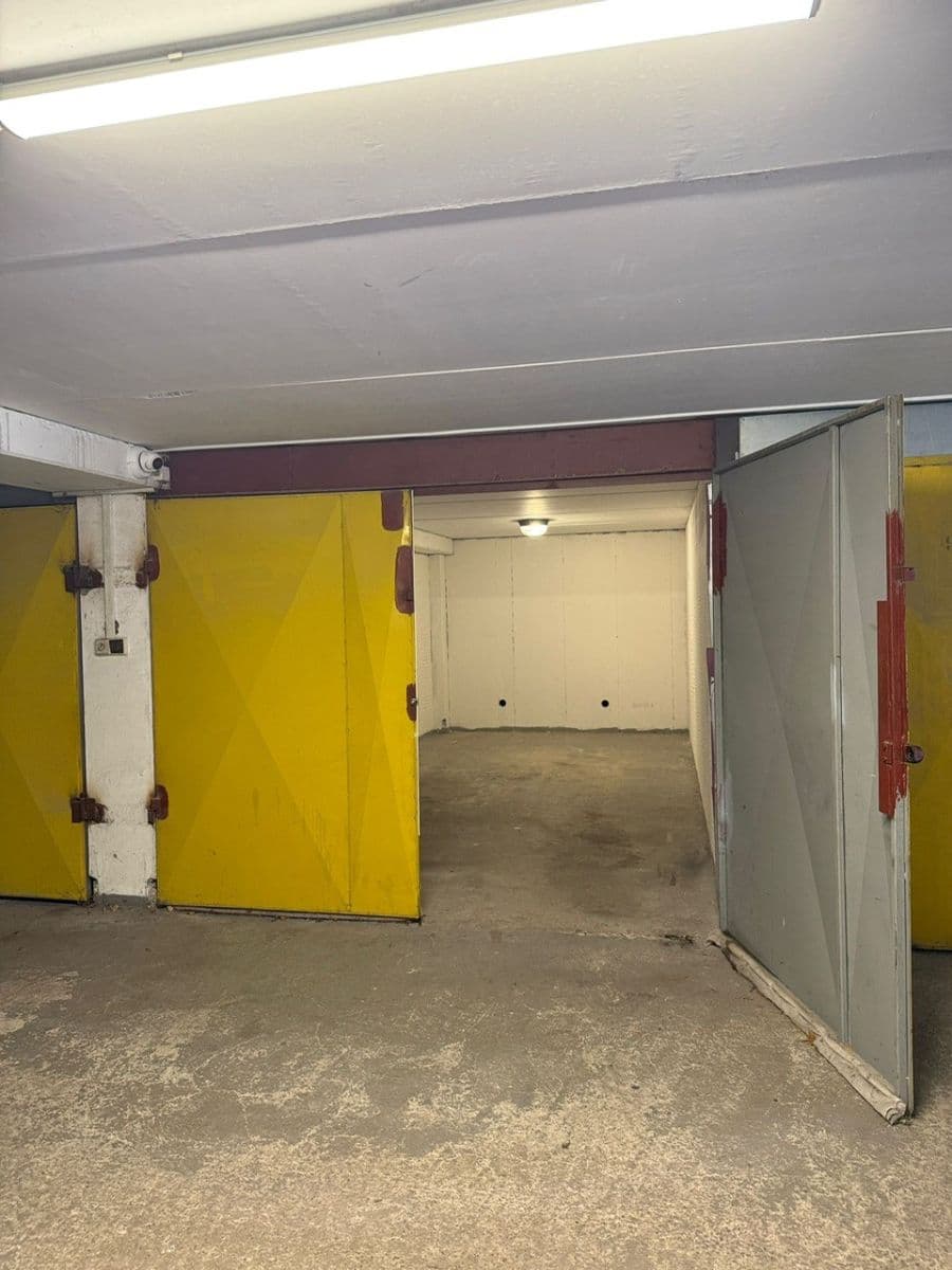 garage to rent, 18 m², Manželů Dostálových, Prague, Prague garage to rent, 18 m², Manželů Dostálových, Prague, Prague