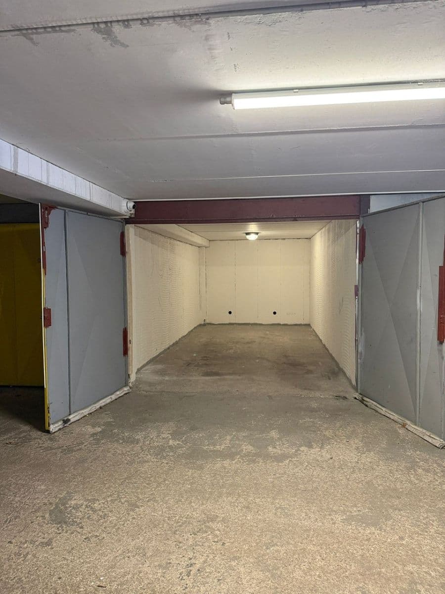 garage to rent, 18 m², Manželů Dostálových, Prague, Prague garage to rent, 18 m², Manželů Dostálových, Prague, Prague