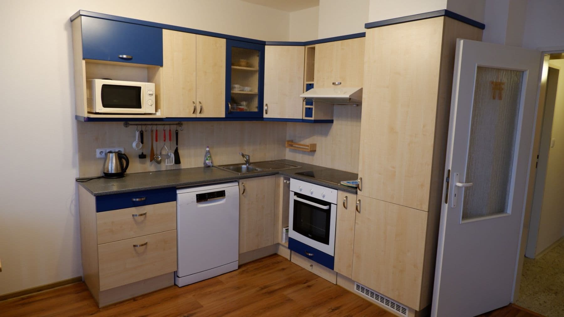 1 bedroom with open-plan kitchen flat to rent, 43 m², Hnězdenská, Prague, Prague 1 bedroom with open-plan kitchen flat to rent, 43 m², Hnězdenská, Prague, Prague