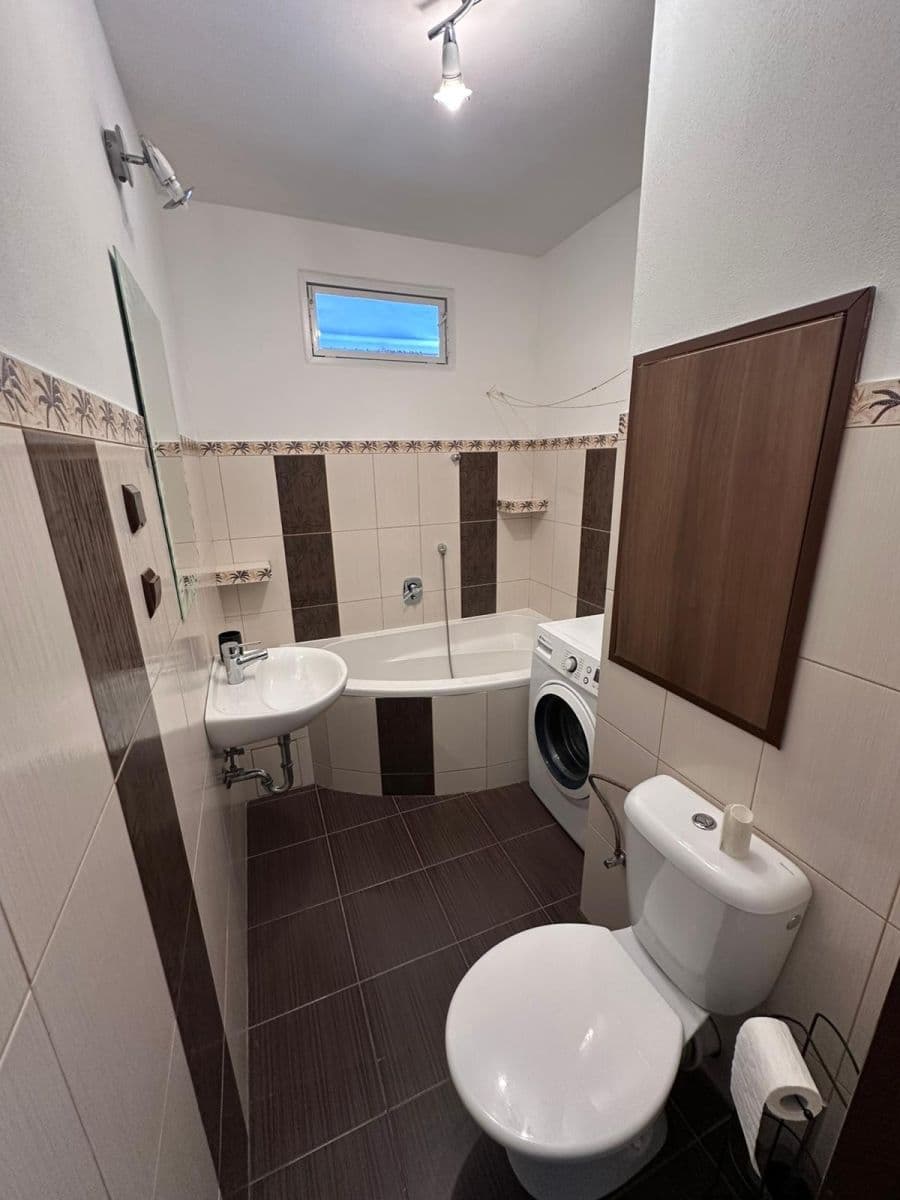 3 bedroom flat to rent, 64 m², Budivojova, České Budějovice, Jihočeský Region 3 bedroom flat to rent, 64 m², Budivojova, České Budějovice, Jihočeský Region