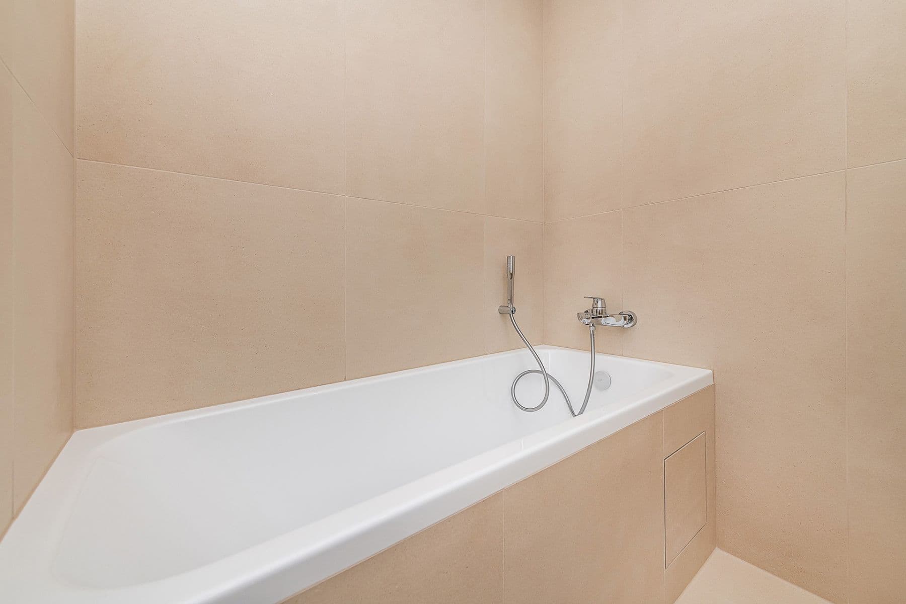 3 bedroom with open-plan kitchen flat for sale, 80 m², Hrusická, Prague, Prague 3 bedroom with open-plan kitchen flat for sale, 80 m², Hrusická, Prague, Prague