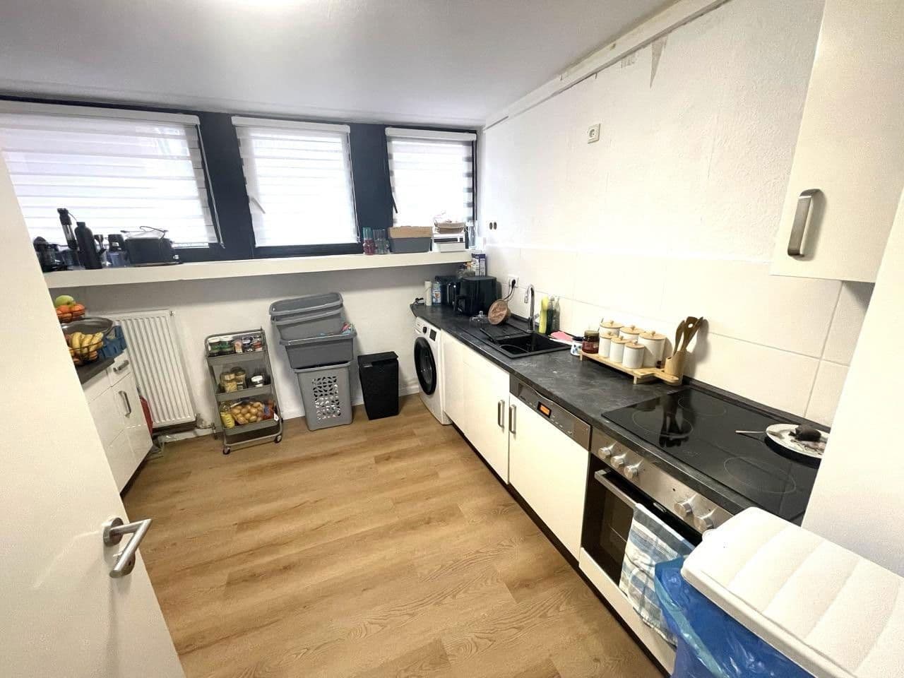 4 bedroom flat for sale, 100 m², Erich-Ollenhauer-Straße, Düsseldorf, North Rhine-Westphalia 4 bedroom flat for sale, 100 m², Erich-Ollenhauer-Straße, Düsseldorf, North Rhine-Westphalia