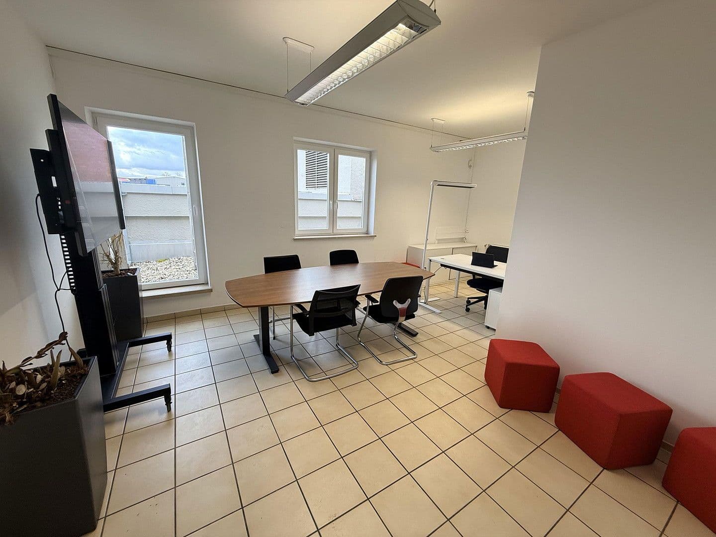 office to rent, 24 m², Dieselstr. 1, Rottenburg a. d. Laaber, Bavaria office to rent, 24 m², Dieselstr. 1, Rottenburg a. d. Laaber, Bavaria