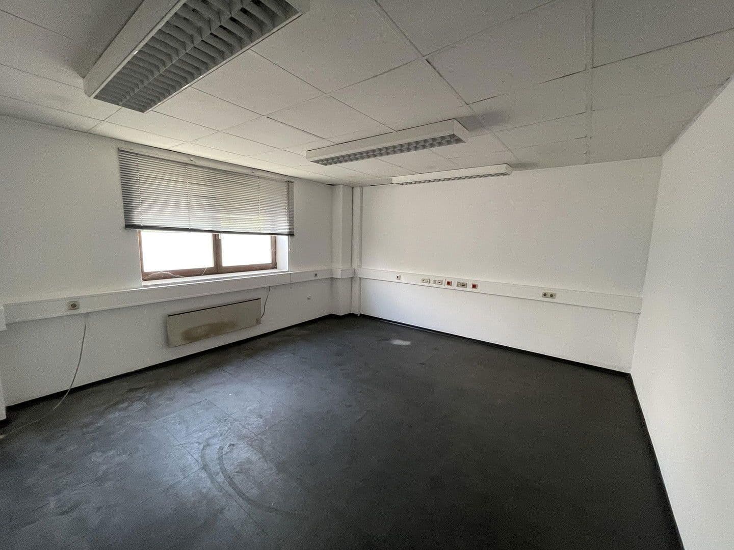 non-residential property to rent, 5,830 m², Im Gewerbepark 1, Hunderdorf, Bavaria non-residential property to rent, 5,830 m², Im Gewerbepark 1, Hunderdorf, Bavaria