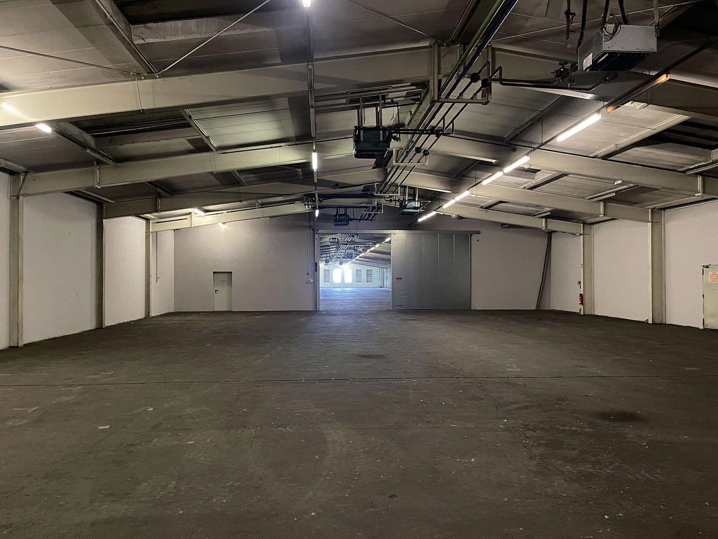 non-residential property to rent, 2,200 m², Im Gewerbepark 1, Hunderdorf, Bavaria non-residential property to rent, 2,200 m², Im Gewerbepark 1, Hunderdorf, Bavaria