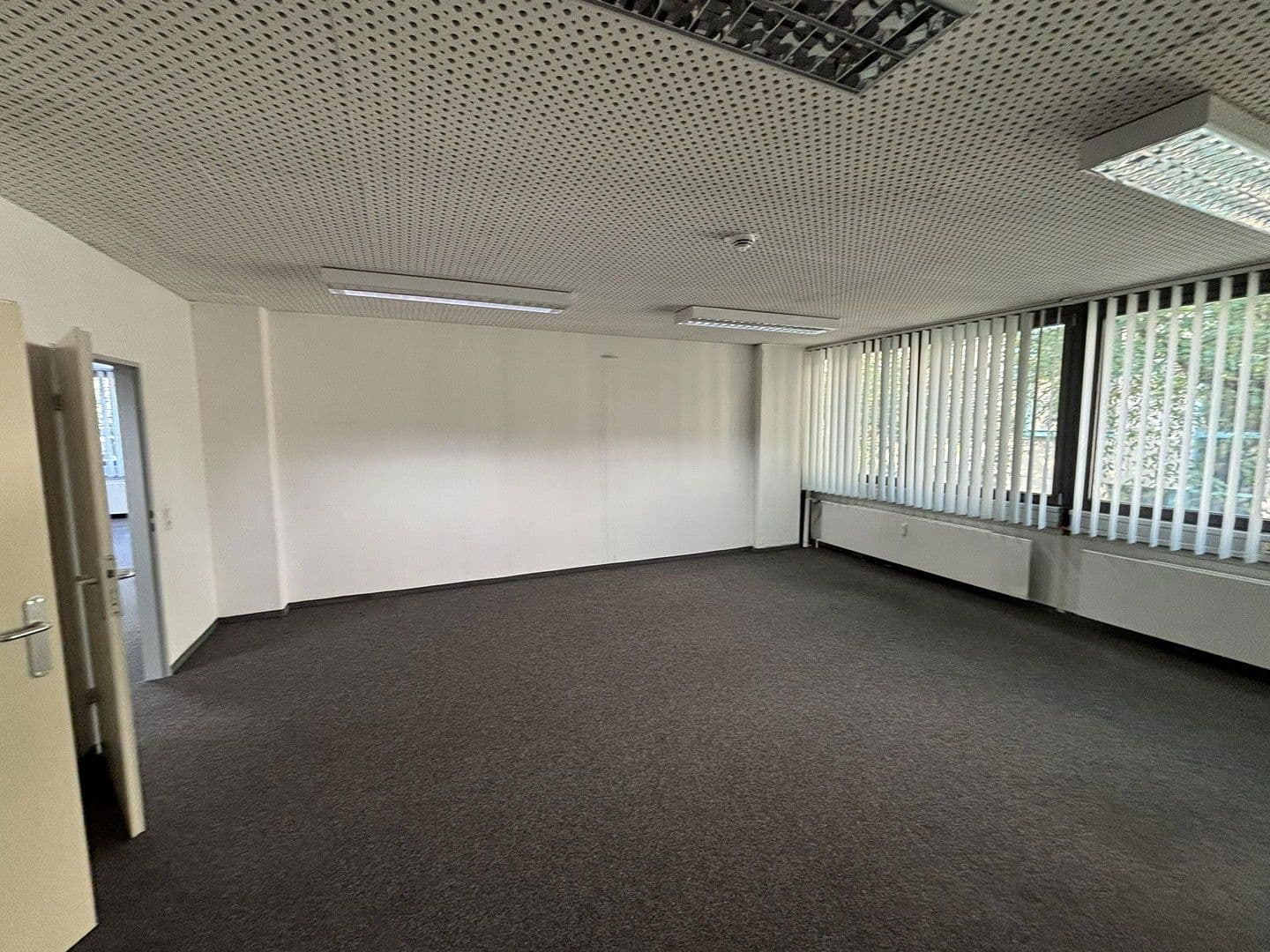 office to rent, 120 m², Münsterstrasse 330, Düsseldorf, North Rhine-Westphalia office to rent, 120 m², Münsterstrasse 330, Düsseldorf, North Rhine-Westphalia