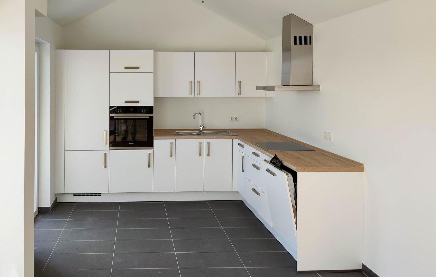 4 bedroom flat to rent, 123 m², Karolinenstr. 22, Fürth, Bavaria 4 bedroom flat to rent, 123 m², Karolinenstr. 22, Fürth, Bavaria