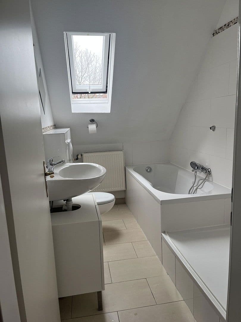 1 bedroom with open-plan kitchen flat to rent, 70 m², Wörthstrasse 23, Wiesbaden, Hesse 1 bedroom with open-plan kitchen flat to rent, 70 m², Wörthstrasse 23, Wiesbaden, Hesse