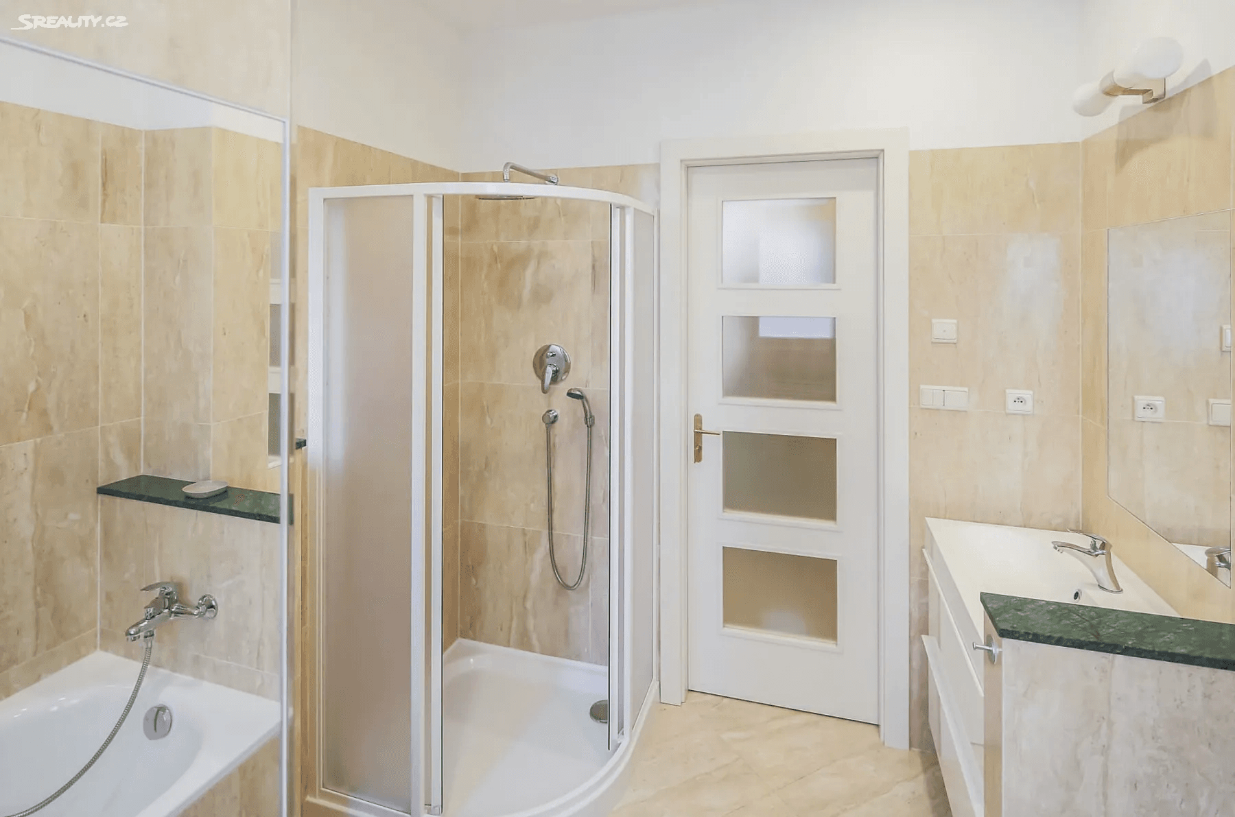 2 bedroom with open-plan kitchen flat to rent, 92 m², Purkyňova, Prague, Prague 2 bedroom with open-plan kitchen flat to rent, 92 m², Purkyňova, Prague, Prague