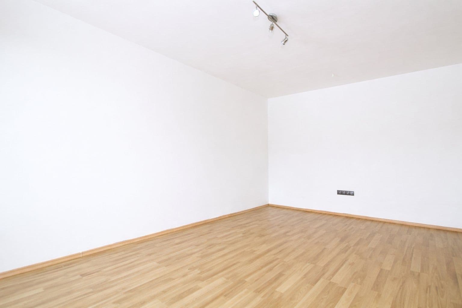 2 bedroom with open-plan kitchen flat to rent, 85 m², Lhota u Příbramě, Středočeský Region 2 bedroom with open-plan kitchen flat to rent, 85 m², Lhota u Příbramě, Středočeský Region