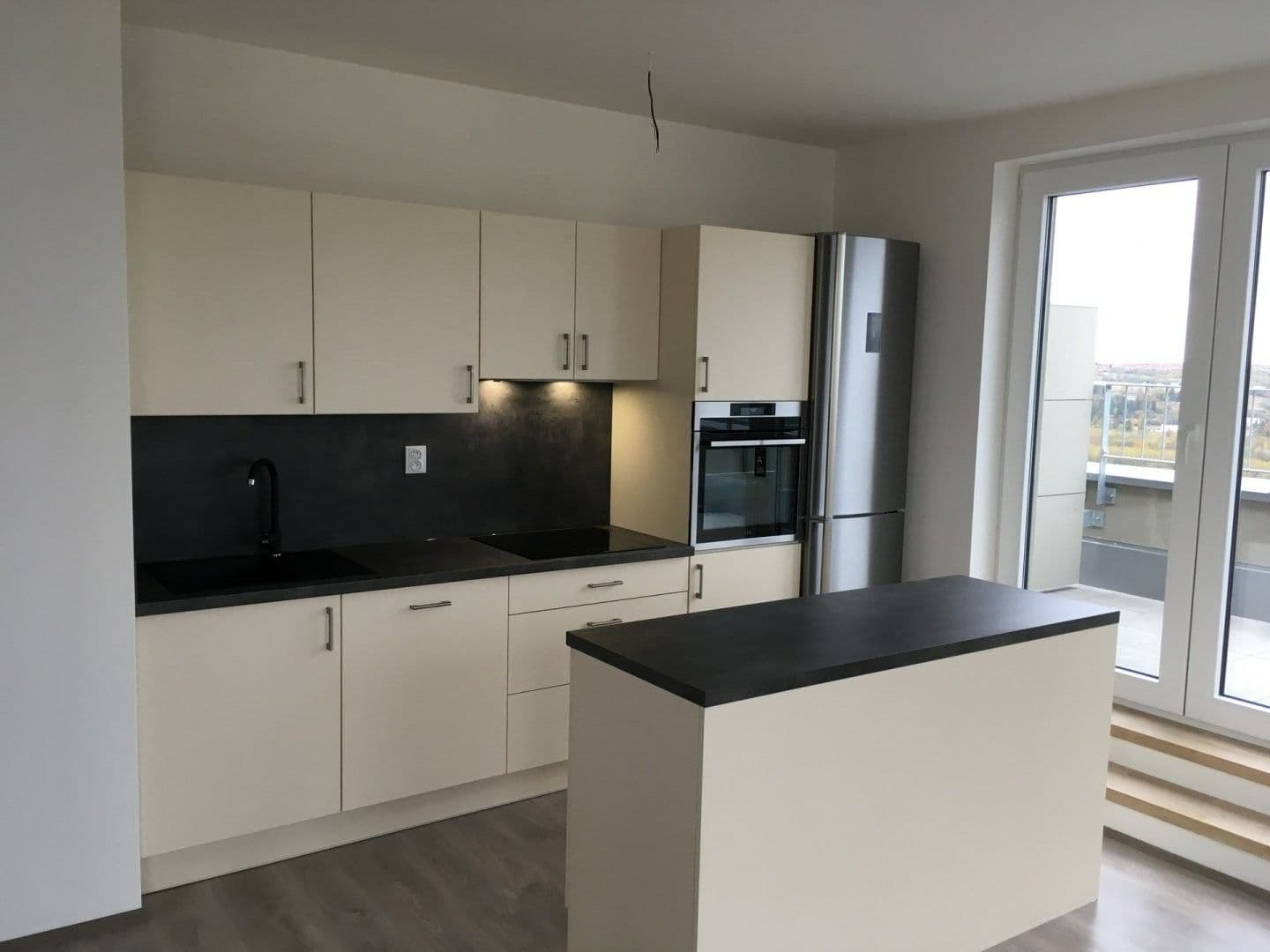 3 bedroom with open-plan kitchen flat for sale, 155 m², T. G. Masaryka, Horoměřice, Středočeský Region 3 bedroom with open-plan kitchen flat for sale, 155 m², T. G. Masaryka, Horoměřice, Středočeský Region