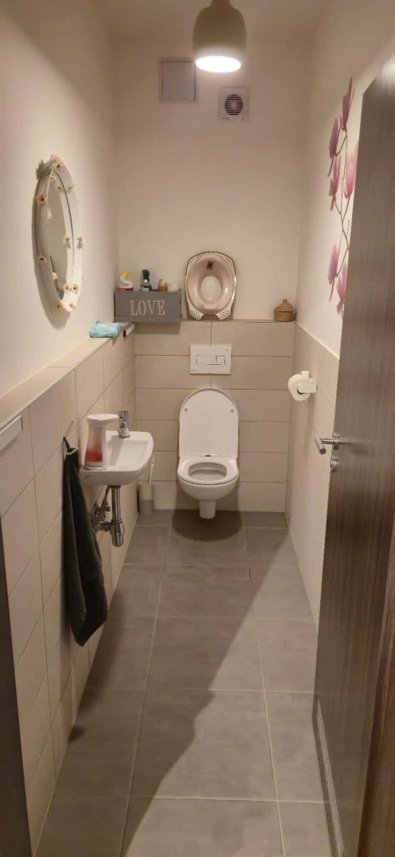 3 bedroom with open-plan kitchen flat for sale, 155 m², T. G. Masaryka, Horoměřice, Středočeský Region 3 bedroom with open-plan kitchen flat for sale, 155 m², T. G. Masaryka, Horoměřice, Středočeský Region