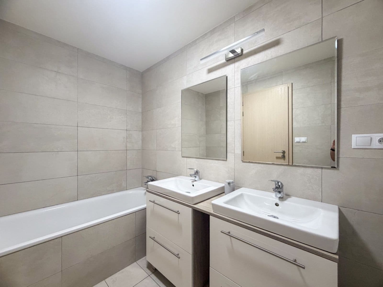 2 bedroom with open-plan kitchen flat to rent, 85 m², Nyklíčkova, Prague, Prague 2 bedroom with open-plan kitchen flat to rent, 85 m², Nyklíčkova, Prague, Prague