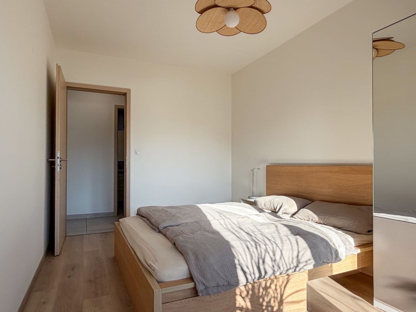 2 bedroom with open-plan kitchen flat to rent, 85 m², Nyklíčkova, Prague, Prague 2 bedroom with open-plan kitchen flat to rent, 85 m², Nyklíčkova, Prague, Prague