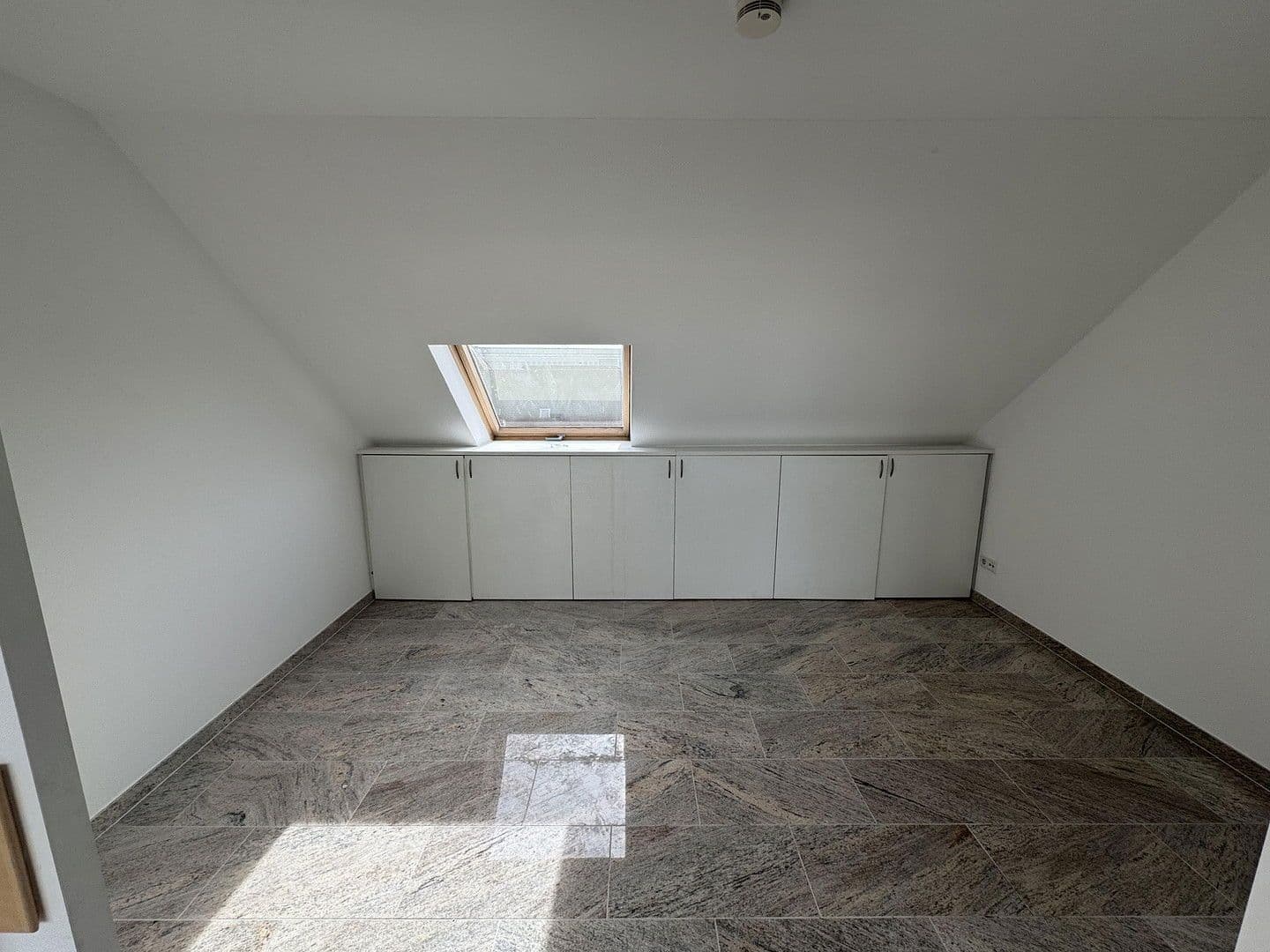 2 bedroom with open-plan kitchen flat to rent, 123 m², Köln, North Rhine-Westphalia 2 bedroom with open-plan kitchen flat to rent, 123 m², Köln, North Rhine-Westphalia